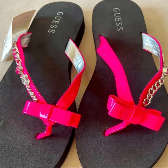 🆕 GUESS FLIP-FLOPS - Picture 2 of 3